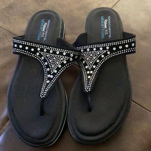 Sketchers flip flops